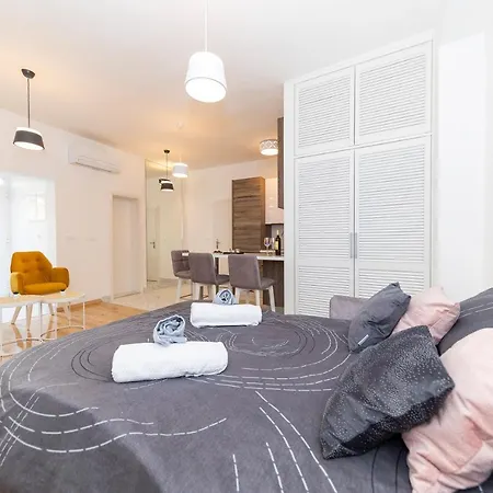 Apartment Duffys#2