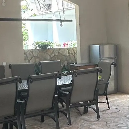 Duffys#2 Apartment *